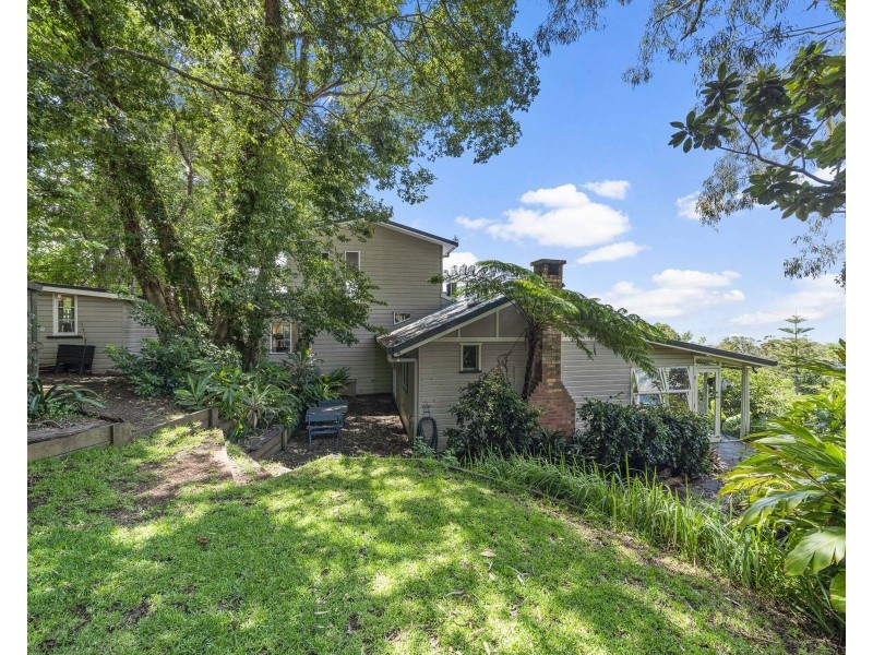 5 Macqueen Street, Mount Lofty QLD 4350