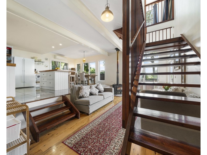 5 Macqueen Street, Mount Lofty QLD 4350