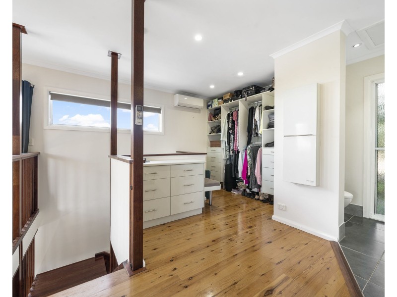 5 Macqueen Street, Mount Lofty QLD 4350