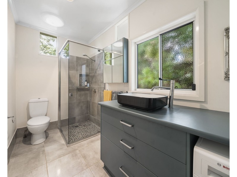 5 Macqueen Street, Mount Lofty QLD 4350