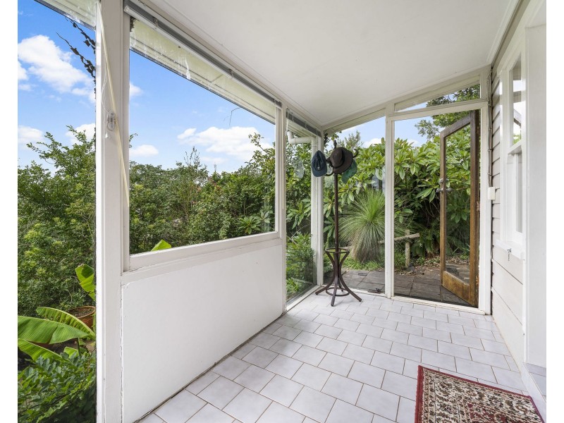 5 Macqueen Street, Mount Lofty QLD 4350