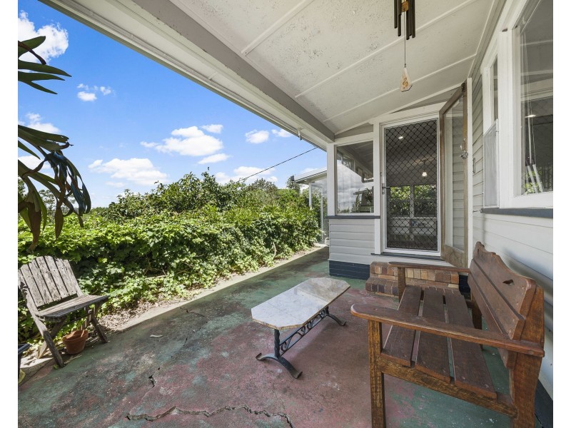 5 Macqueen Street, Mount Lofty QLD 4350