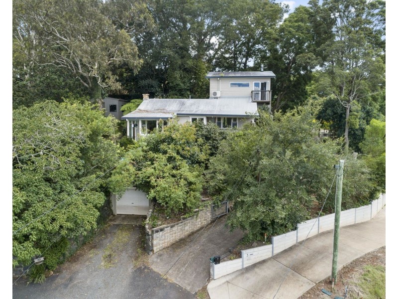 5 Macqueen Street, Mount Lofty QLD 4350