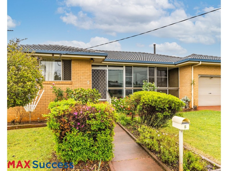 5 Raelyn Street, Centenary Heights QLD 4350