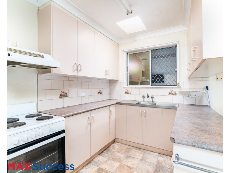 5 Raelyn Street, Centenary Heights QLD 4350