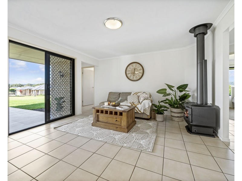 12 Commonwealth Crescent, Gowrie Junction QLD 4352
