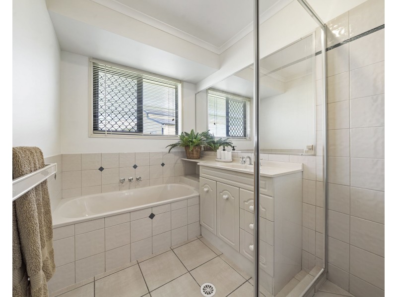 12 Commonwealth Crescent, Gowrie Junction QLD 4352