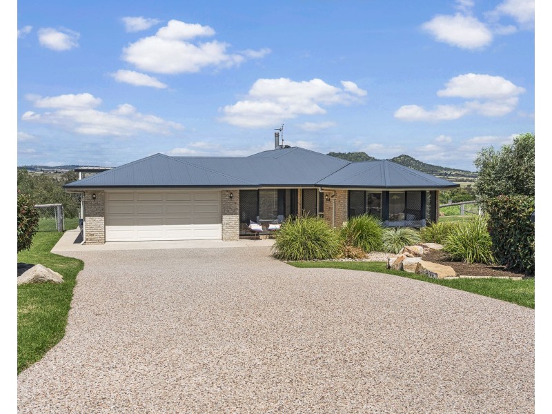 12 Commonwealth Crescent, Gowrie Junction QLD 4352