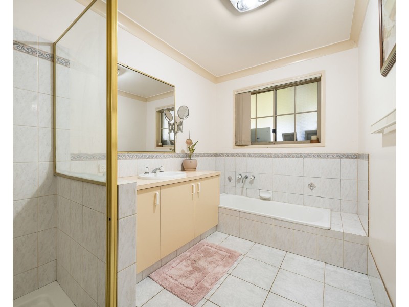 30 Harvey Road, Glenvale QLD 4350