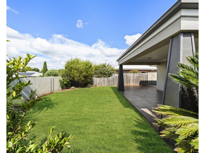 14 Pugh Street, Middle Ridge QLD 4350
