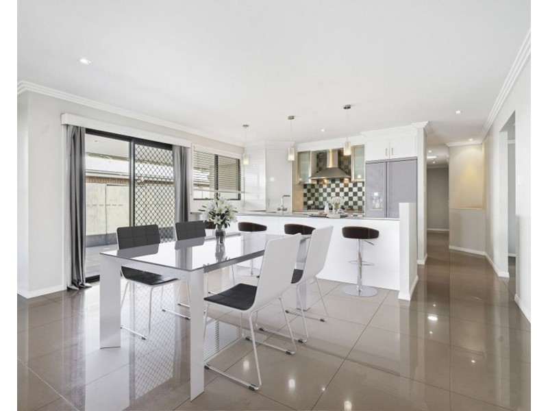 14 Pugh Street, Middle Ridge QLD 4350