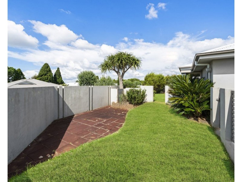 14 Pugh Street, Middle Ridge QLD 4350