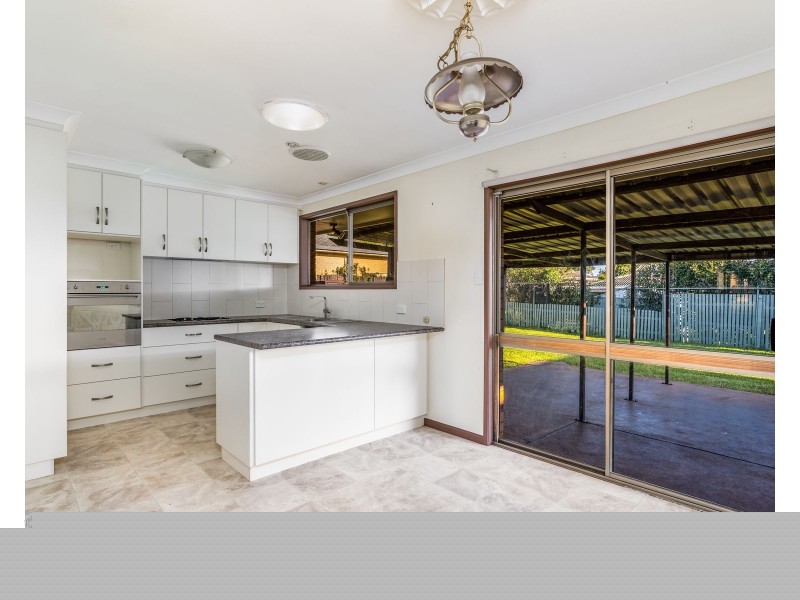 42 Kingsford Smith Drive, Wilsonton QLD 4350