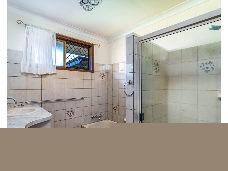 42 Kingsford Smith Drive, Wilsonton QLD 4350