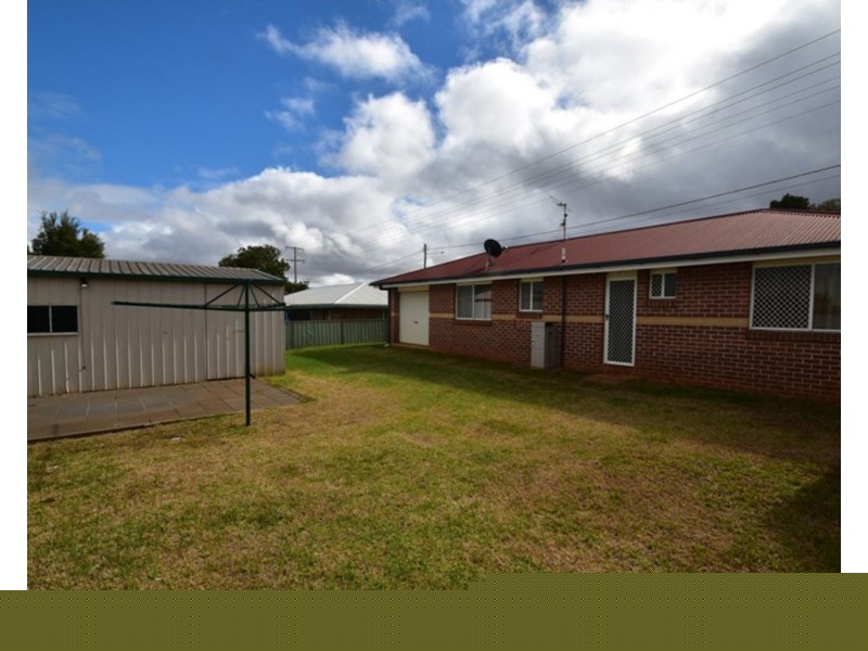 152 Hursley Road, Glenvale QLD 4350