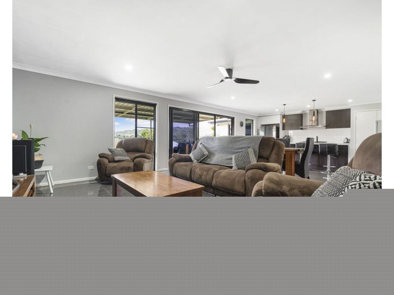 25 Sunshine Way, Kingsthorpe QLD 4400
