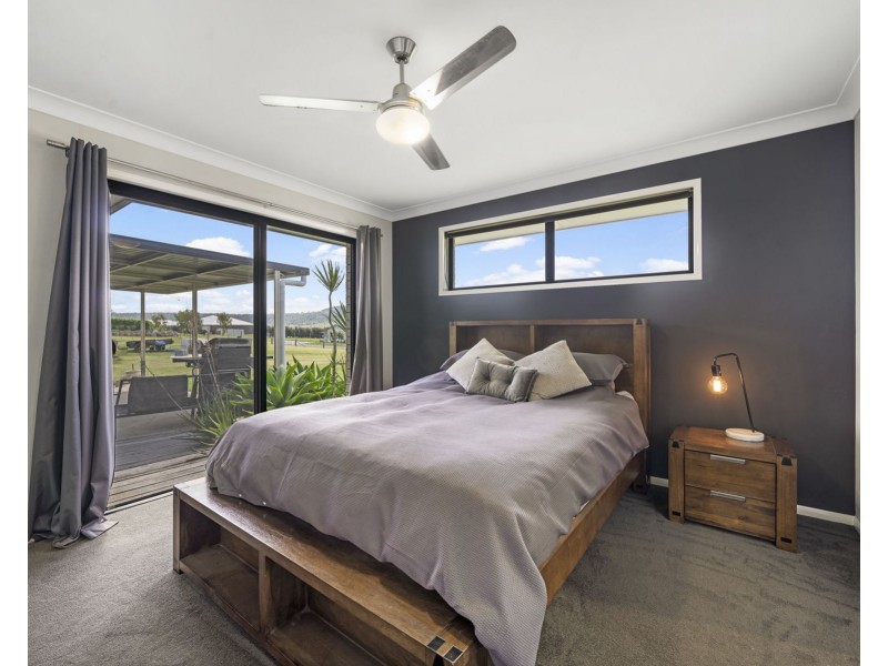25 Sunshine Way, Kingsthorpe QLD 4400