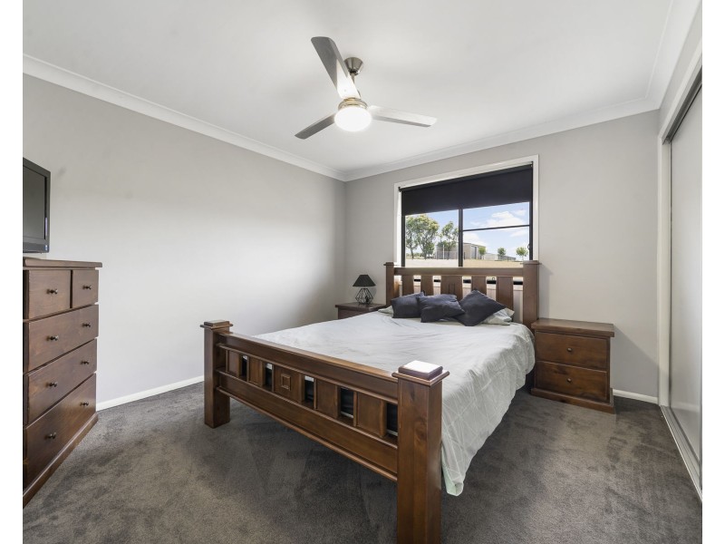 25 Sunshine Way, Kingsthorpe QLD 4400
