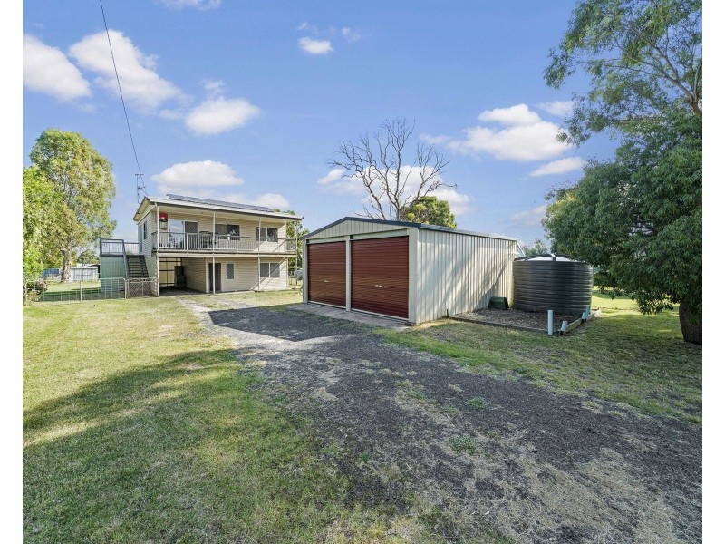 10 Peters Street, Goombungee QLD 4354