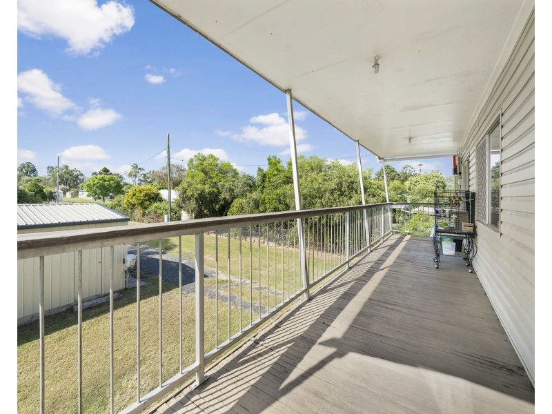 10 Peters Street, Goombungee QLD 4354