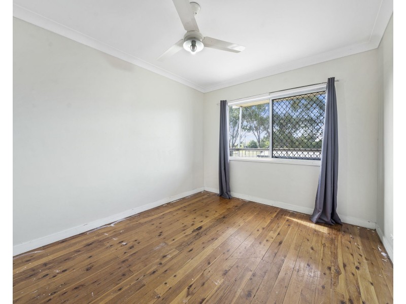 10 Peters Street, Goombungee QLD 4354