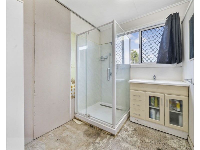 10 Peters Street, Goombungee QLD 4354