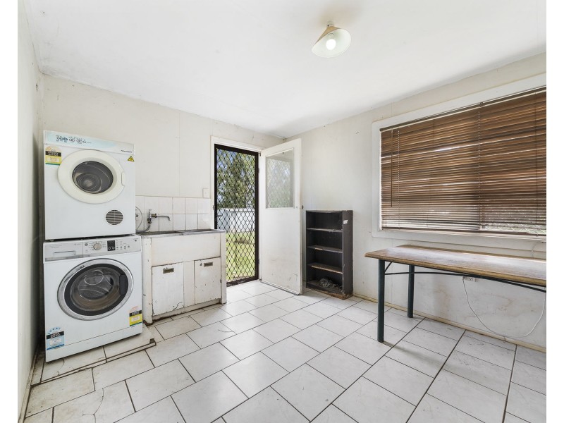 10 Peters Street, Goombungee QLD 4354