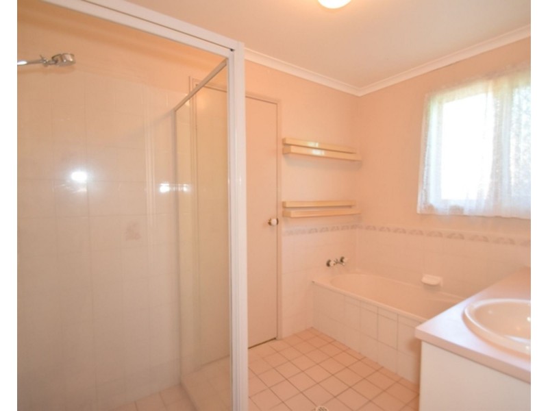 20 Satinwood Court, Glenvale QLD 4350