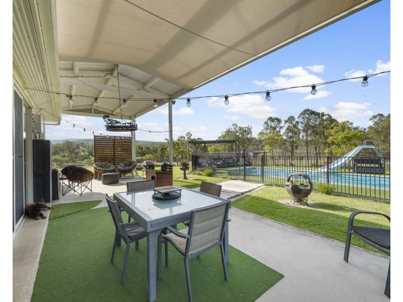62 Penfolds Road, Murphys Creek QLD 4352