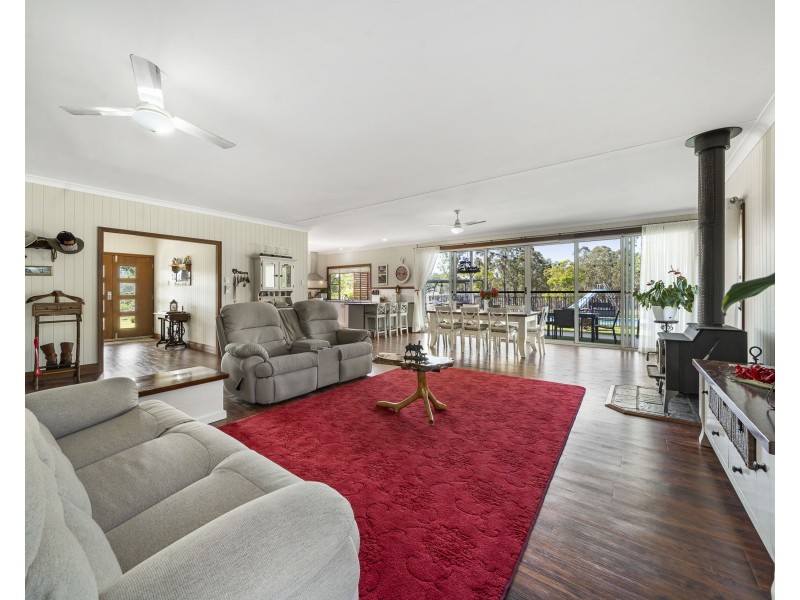 62 Penfolds Road, Murphys Creek QLD 4352