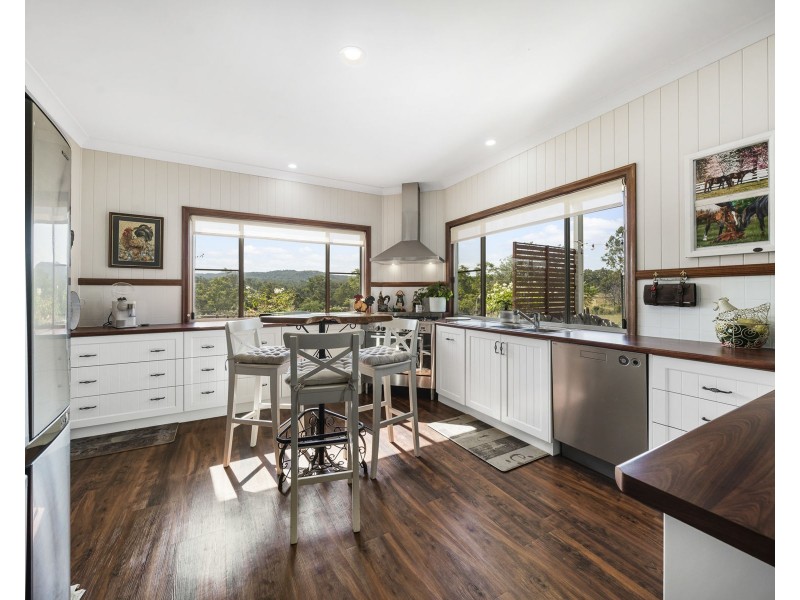 62 Penfolds Road, Murphys Creek QLD 4352