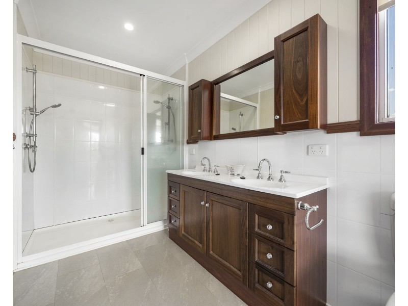 62 Penfolds Road, Murphys Creek QLD 4352