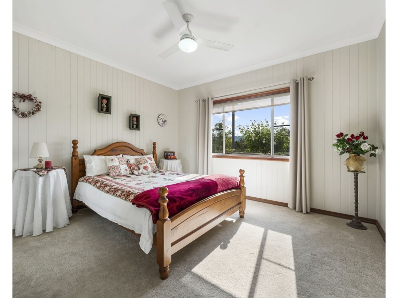 62 Penfolds Road, Murphys Creek QLD 4352