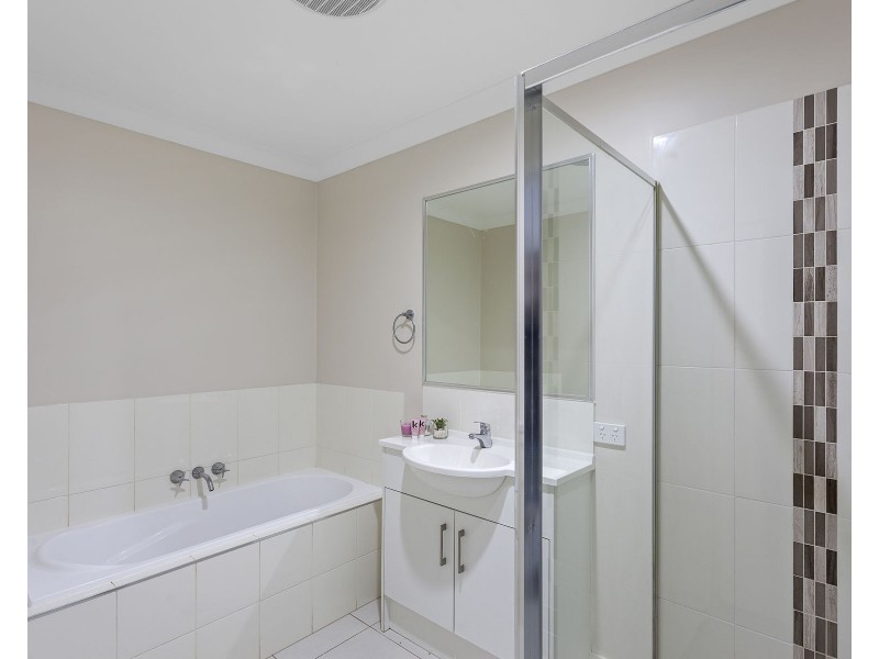 1/33 Cardamon Crescent, Glenvale QLD 4350