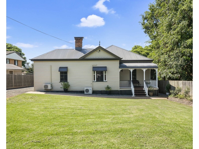 285 South Street, Harristown QLD 4350