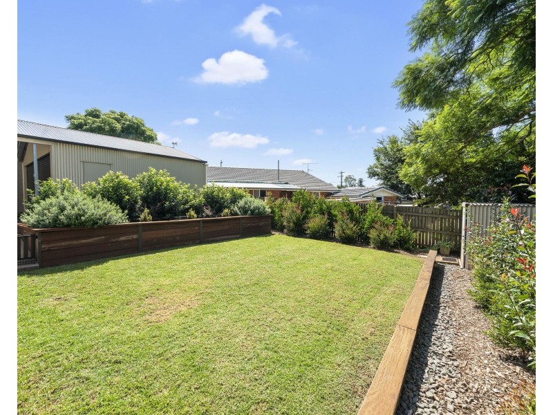 285 South Street, Harristown QLD 4350