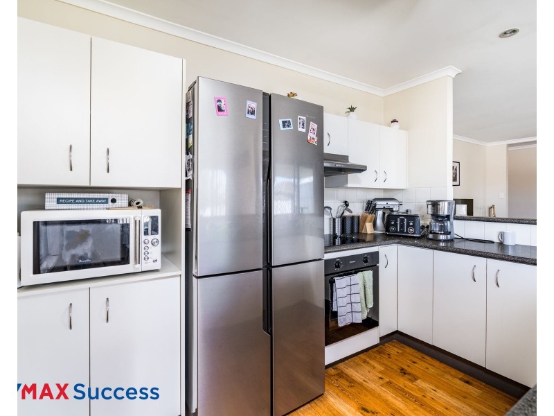 4 Honeysuckle Drive, Glenvale QLD 4350