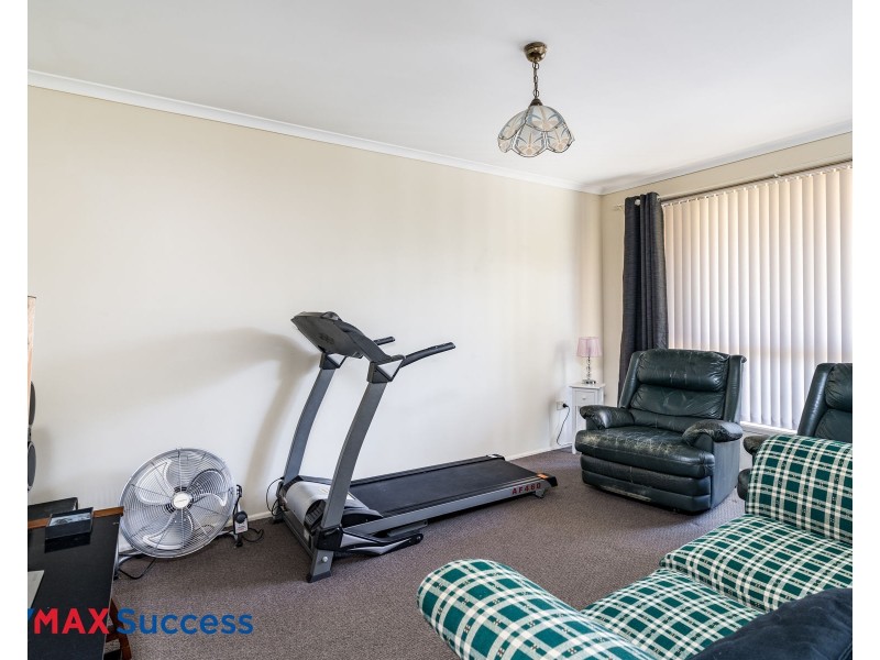 4 Honeysuckle Drive, Glenvale QLD 4350