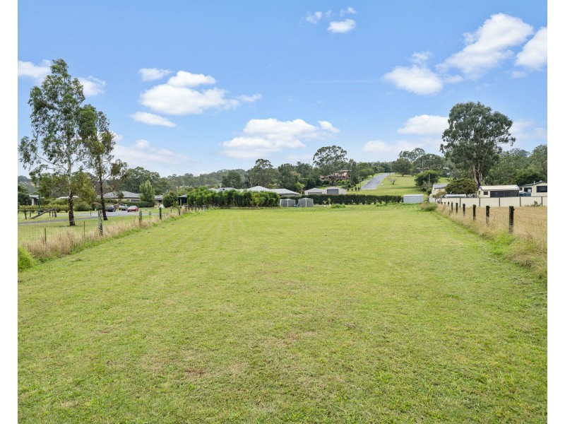 9 Baxwill Court, Top Camp QLD 4350