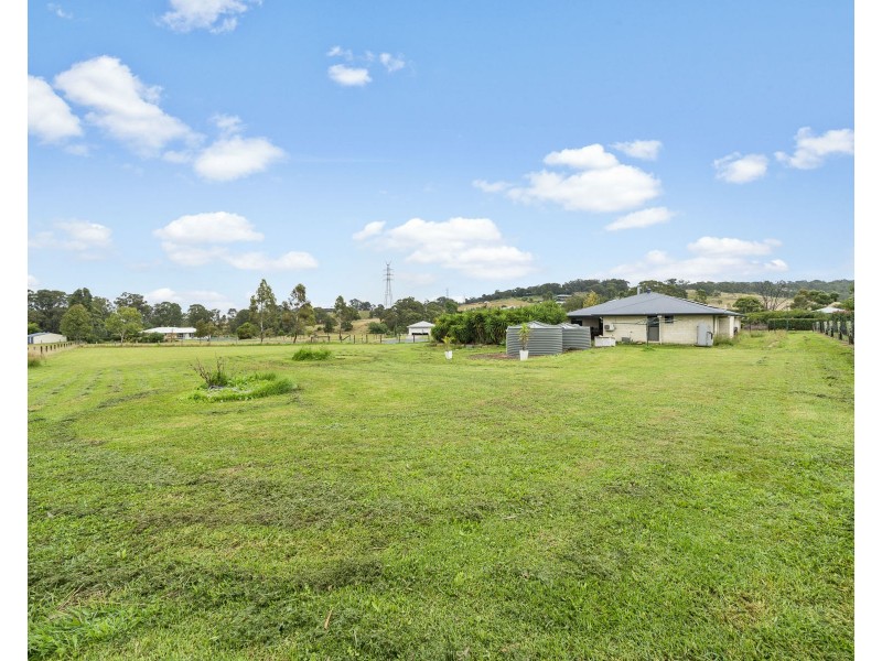 9 Baxwill Court, Top Camp QLD 4350