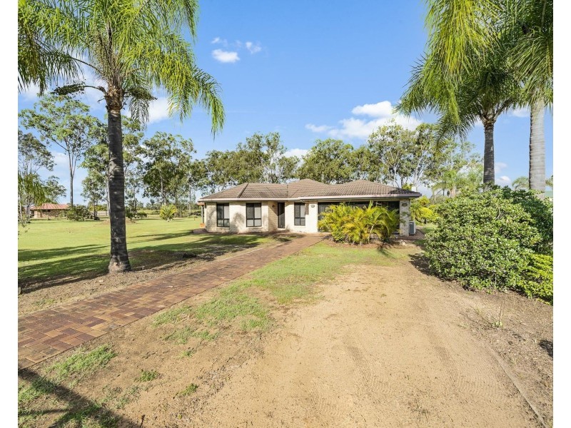 18 Folbigg Court, Lake Clarendon QLD 4343