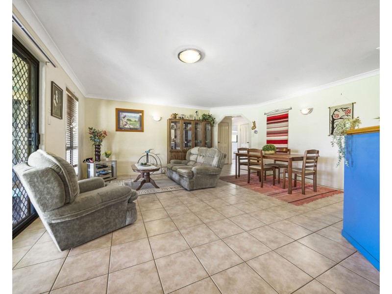 18 Folbigg Court, Lake Clarendon QLD 4343