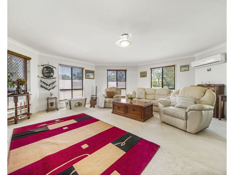 18 Folbigg Court, Lake Clarendon QLD 4343