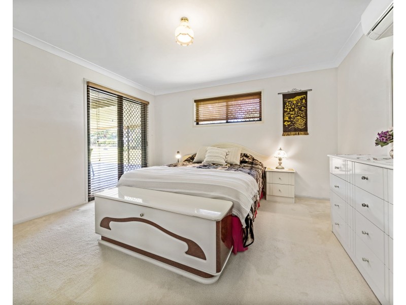 18 Folbigg Court, Lake Clarendon QLD 4343