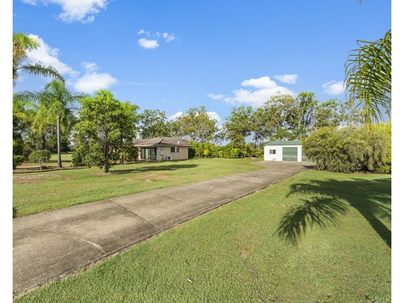 18 Folbigg Court, Lake Clarendon QLD 4343