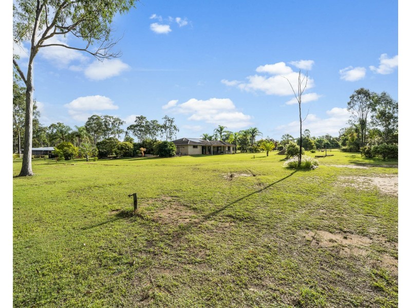 18 Folbigg Court, Lake Clarendon QLD 4343