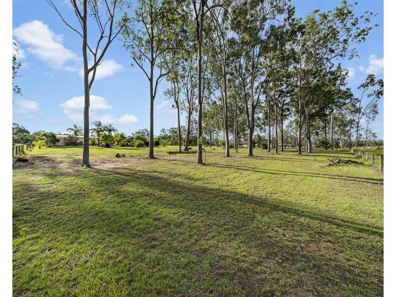 18 Folbigg Court, Lake Clarendon QLD 4343