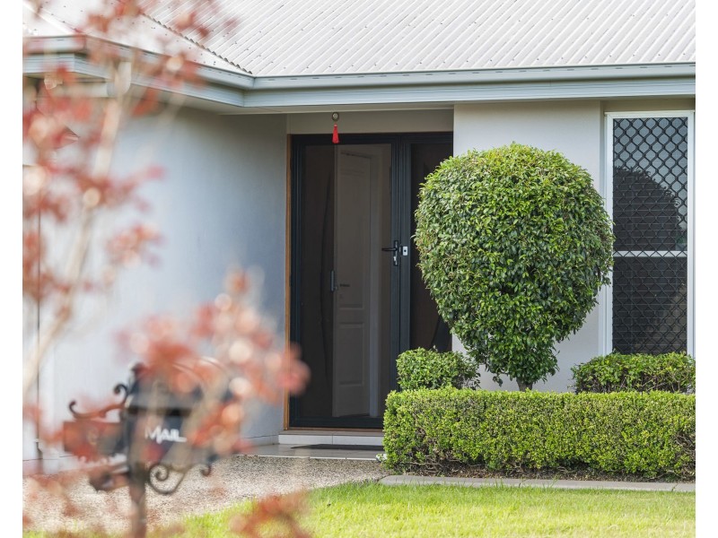 8 Whitman Street, Westbrook QLD 4350