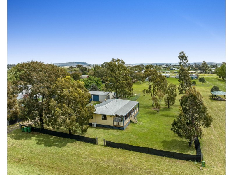 18 Harrow Street, Cambooya QLD 4358