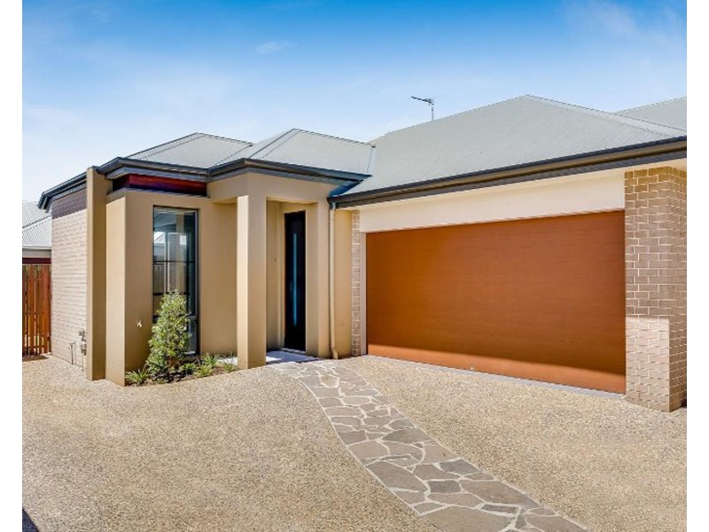4/14 Yarrow Close, Middle Ridge QLD 4350